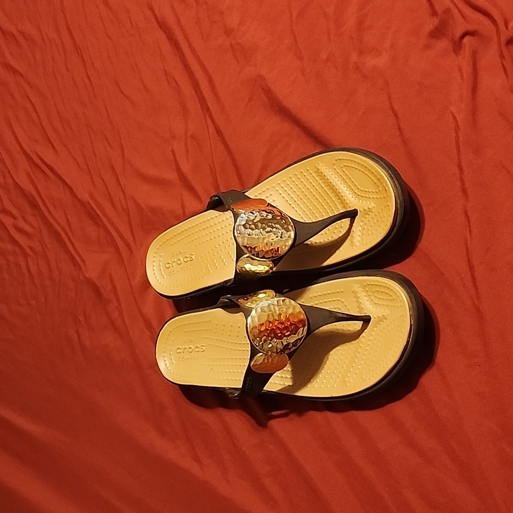 Cross Sandals (11W)
